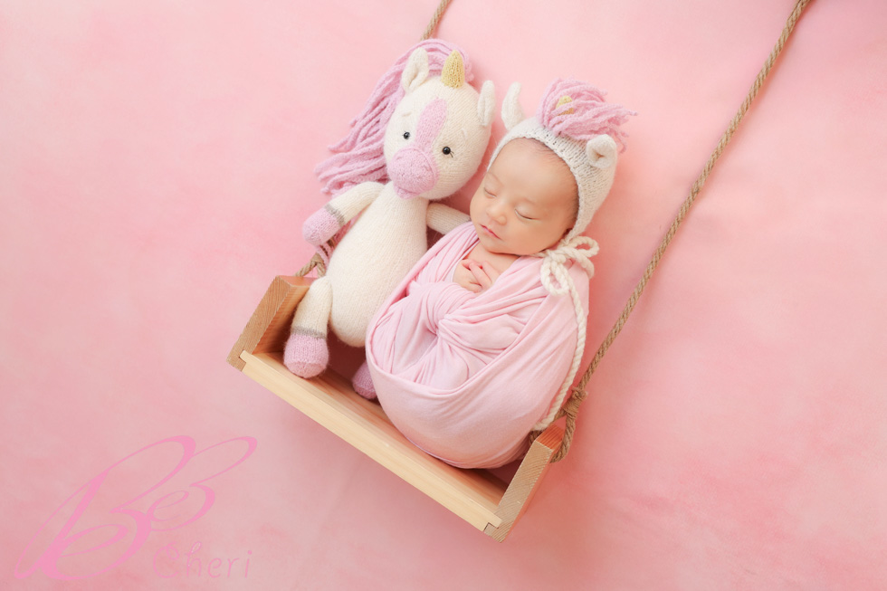 お正月らしい干支のニューボーンフォト2